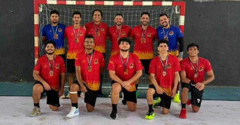 Equipe de handebol de Ituiutaba conquista 3º lugar no Mineiro e destaca artilheiro da competição