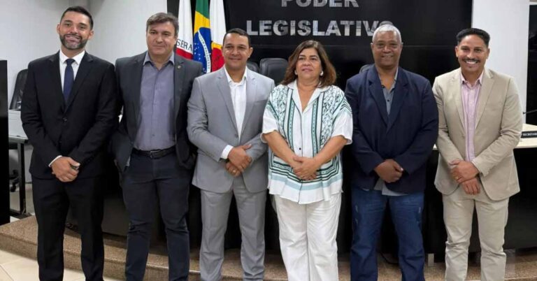 Legislativo tijucano encerra ano com posse da Mesa Diretora