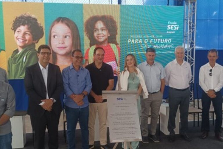 ​FIEMG inaugura escola do SESI em Araçuaí e lança pedra fundamental de nova unidade em Salinas 