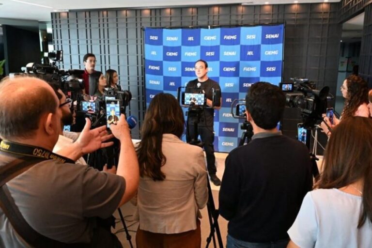 Flávio Roscoe anuncia desincompatibilização 