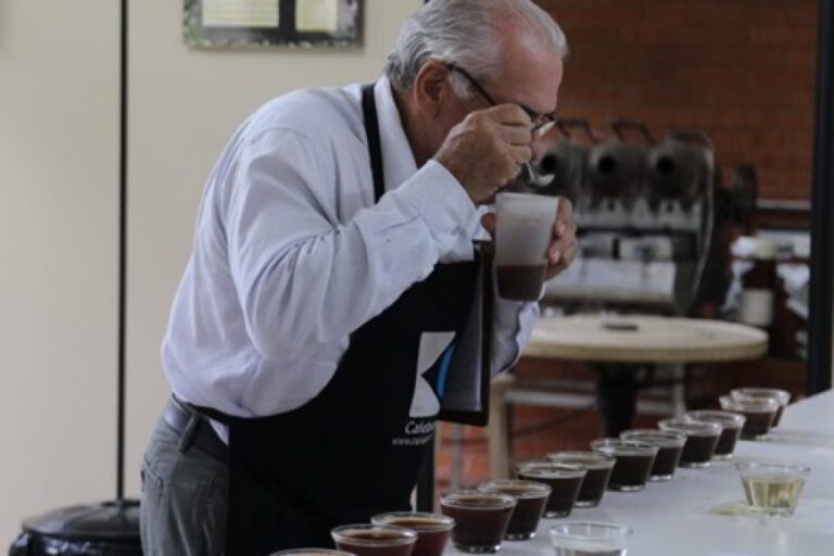 ​Novo protocolo transforma avaliação dos cafés especiais no Brasil 