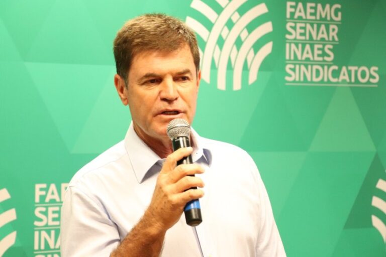 ​Brasil precisa reduzir dependência de fertilizantes importados, alerta liderança do agro 