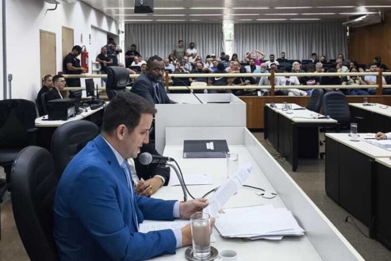 Câmara vota impeachment do prefeito de GV 