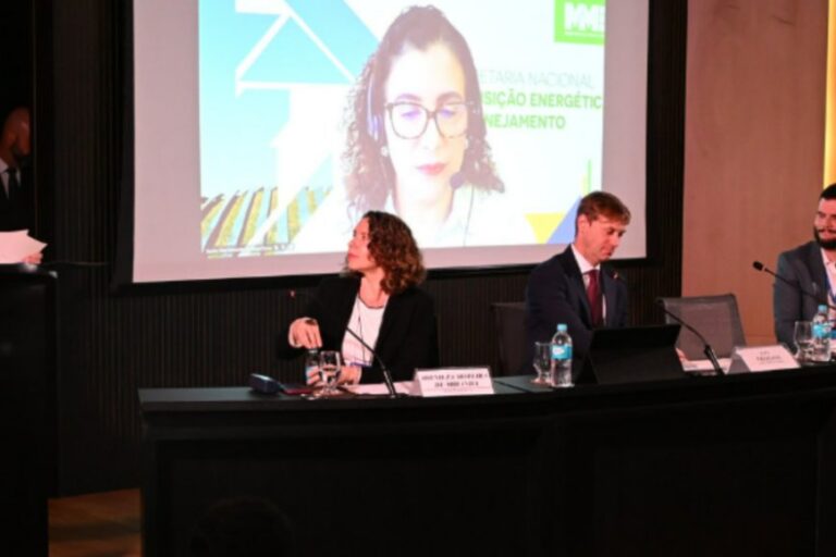 ​Com R$ 75 milhões para expansão nacional, programa PotencializEE é lançado na FIEMG 