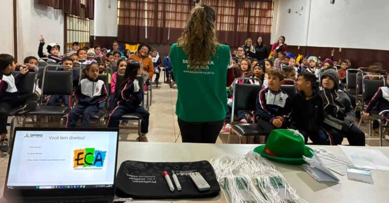 Projeto “Defensor e Defensora Mirim” da DPMG conscientiza 900 alunos sobre bullying e prevenção à violência em Ituiutaba