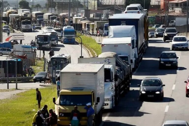 Apagão de caminhoneiros em Minas 