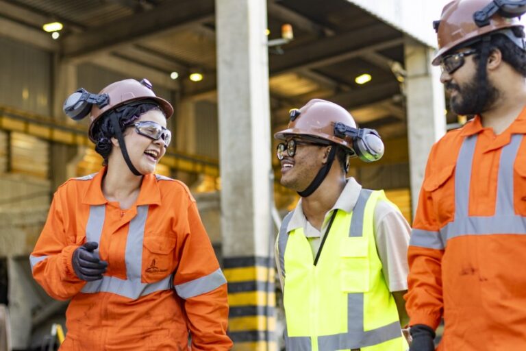 ​AngloGold Ashanti abre inscrições para Programa PRÓ+ voltado à qualificação de mulheres e pessoas com deficiência 