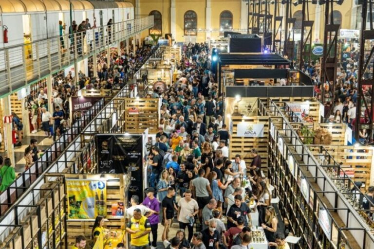 Expocachaça reúne 2 mil rótulos em BH 