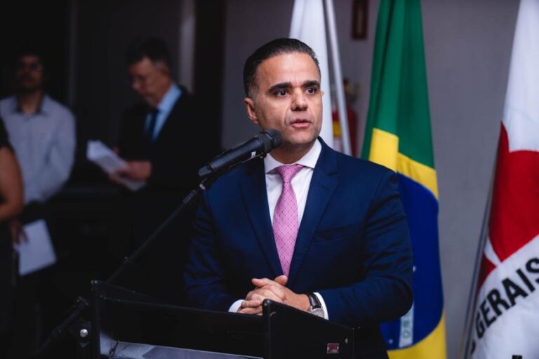 ​Presidente da OAB-MG participa da Semana Jurídica do UNILAVRAS com palestra sobre advocacia e inteligência artificial 