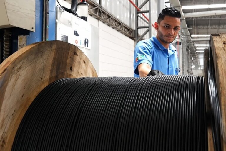 Sul de Minas amplia fábrica de cabos ópticos 